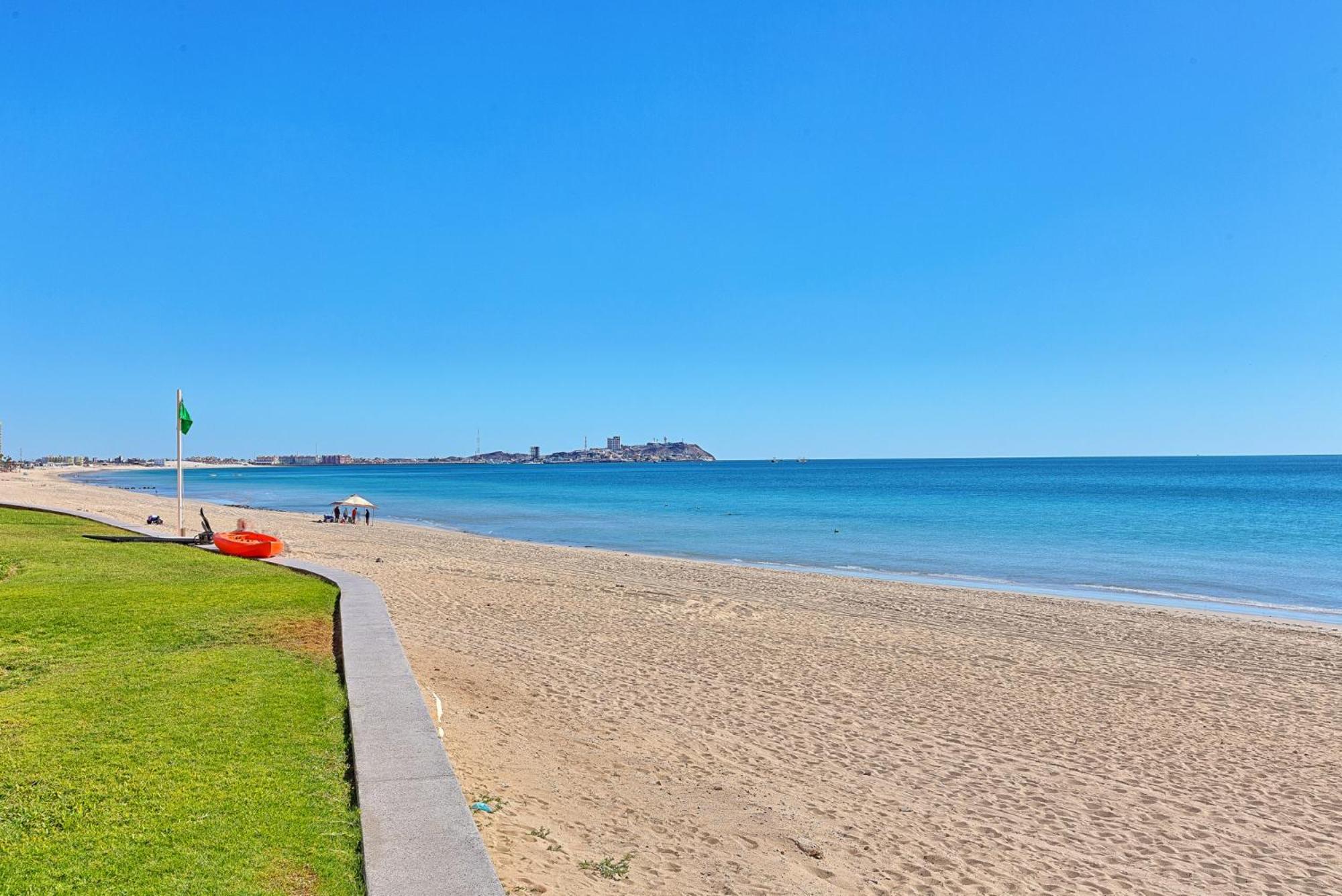 Right On The Beach! Ground Floor Princesa E104 Rocky Point Exterior photo